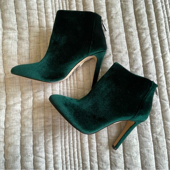 Emerald Green Stiletto Ankle Booties - Picture 7 of 9